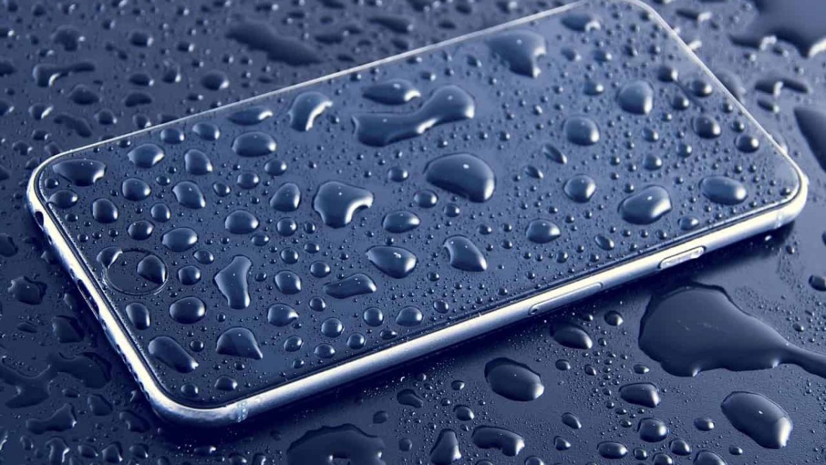 Comment réparer un téléphone tombé dans l'eau ? - Smartphone incassable